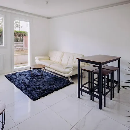 T5 A Holiday home *
